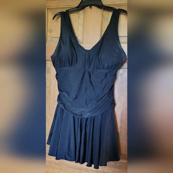 Plus Size 4xl Skirt w Under Shorts Bathing Swimsuit - Picture 2 of 7